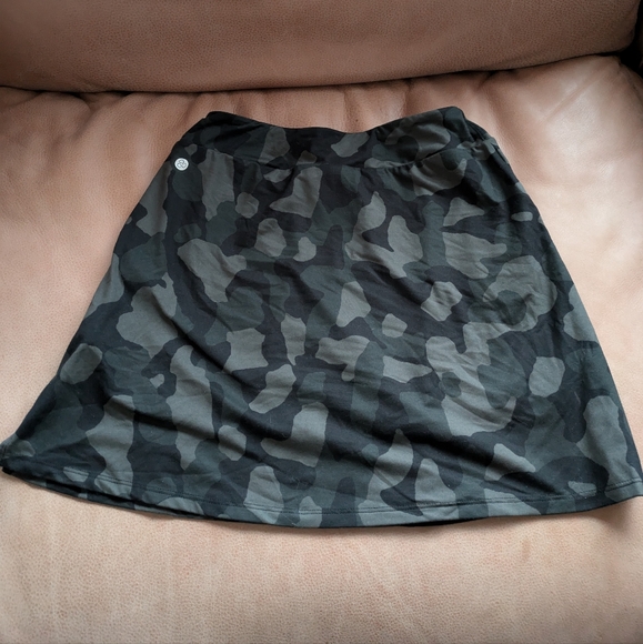 Zella girls size 14/16 athletic skirt camo - Picture 4 of 5